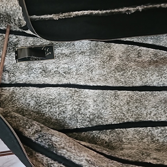 NWT Icelandic Wool Blend Reversible Embroidered Vest - Picture 5 of 5